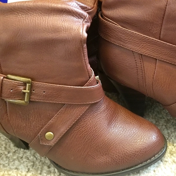 Burgundy - Picture 2 of 5